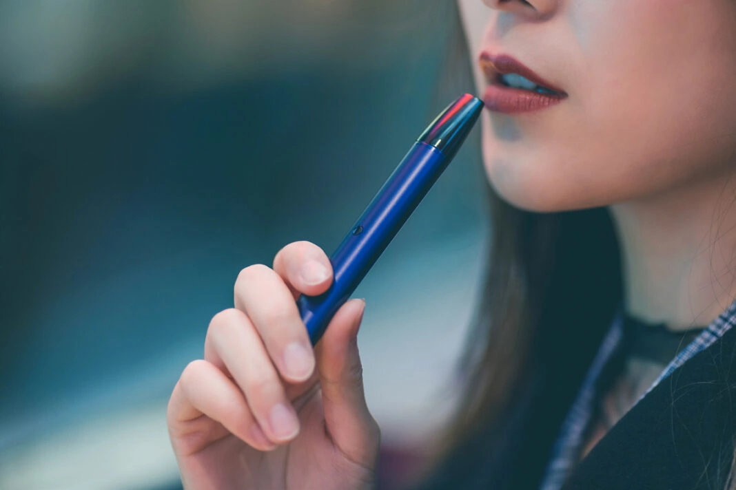What is stealth (smokeless) vaping? A guide to vaping discreetly