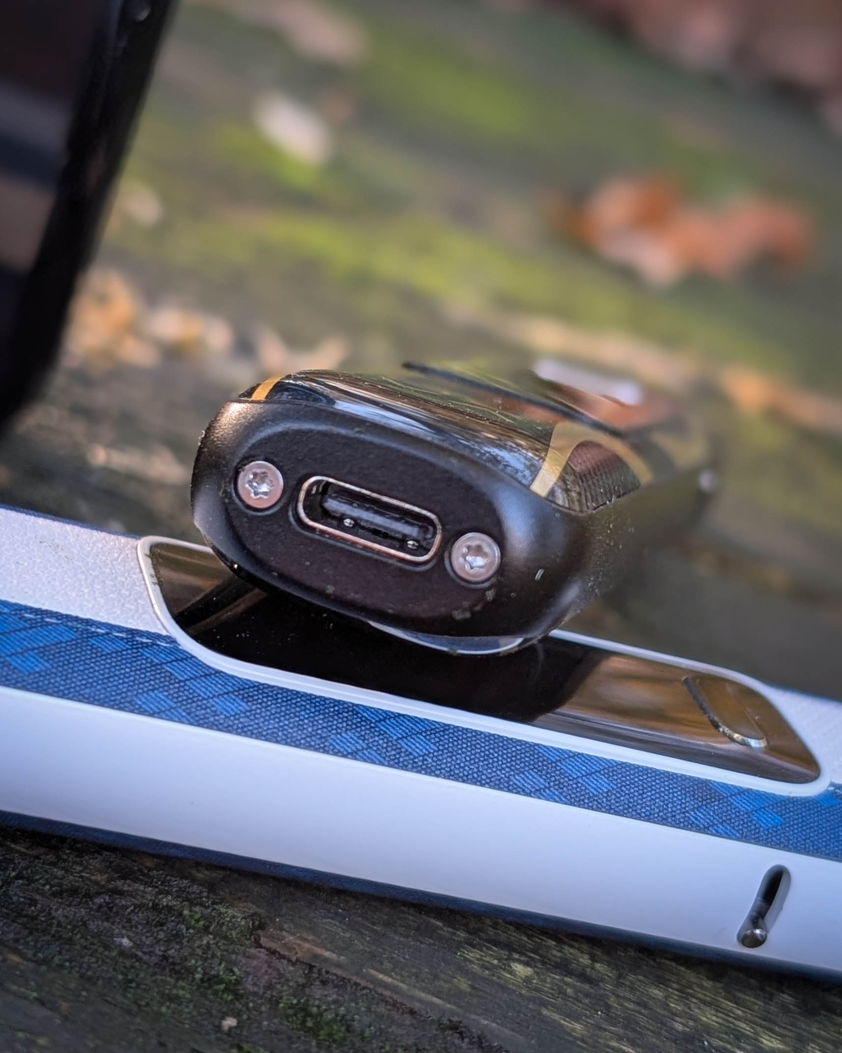 OXVA Xlim Pro 3 USB port