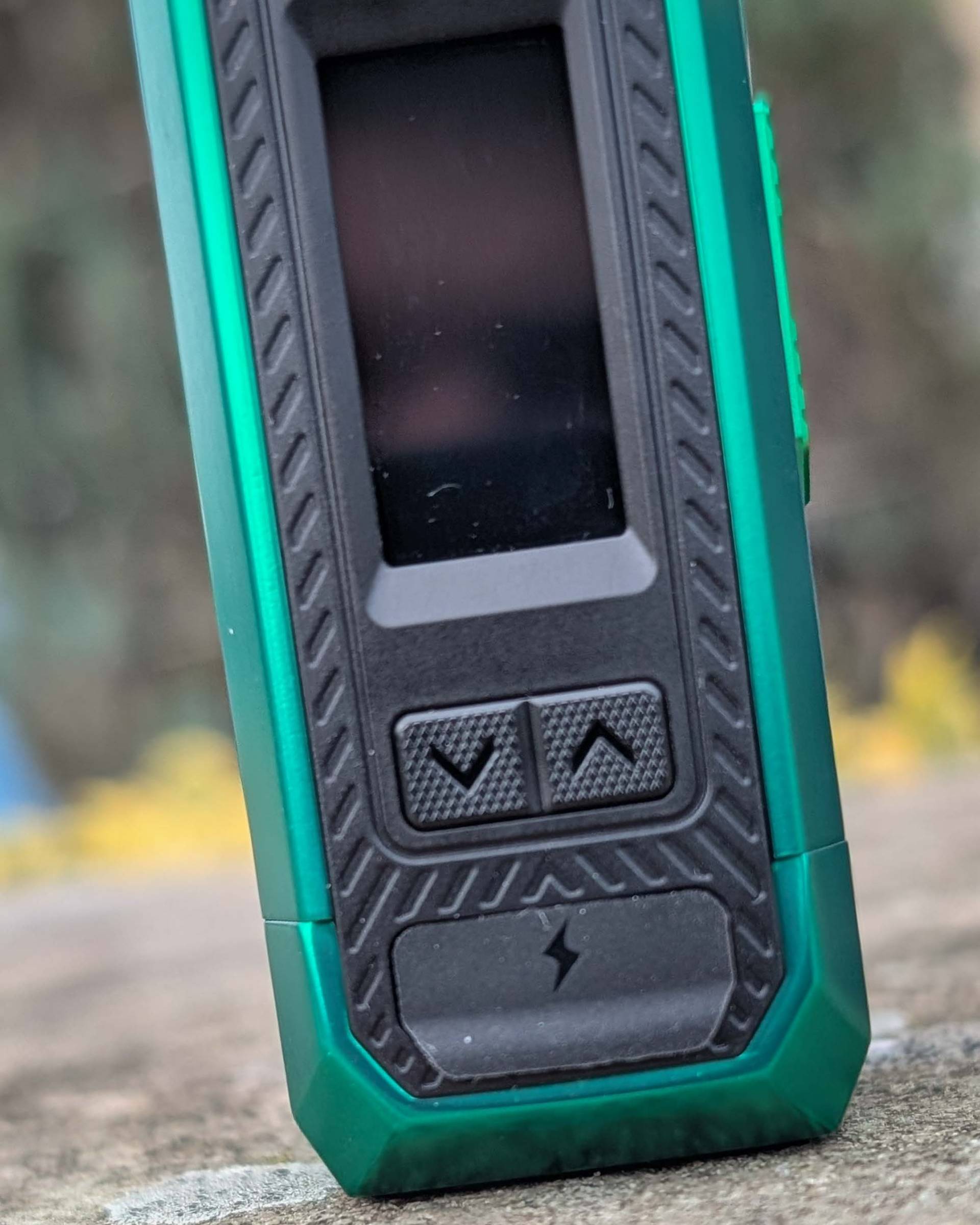 Vaporesso Armour Ultra Controls / USB Port